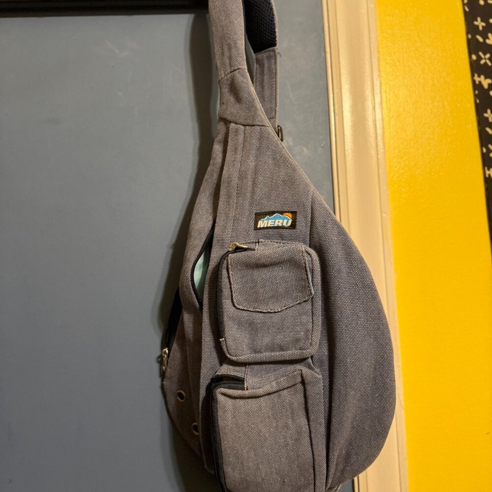 CHAMBRAY BLUE SLING BAG